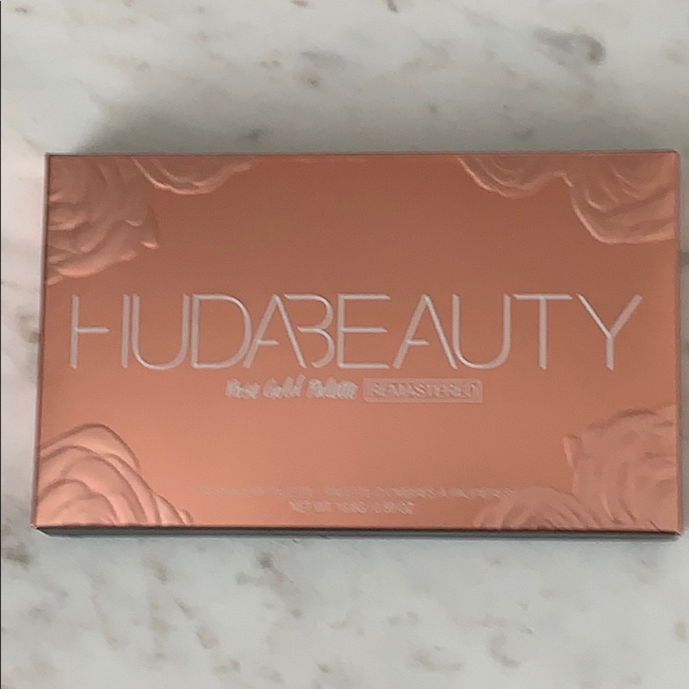 Huda Beauty Rose Gold Remastered Eyeshadow Palette - Picture 10 of 12